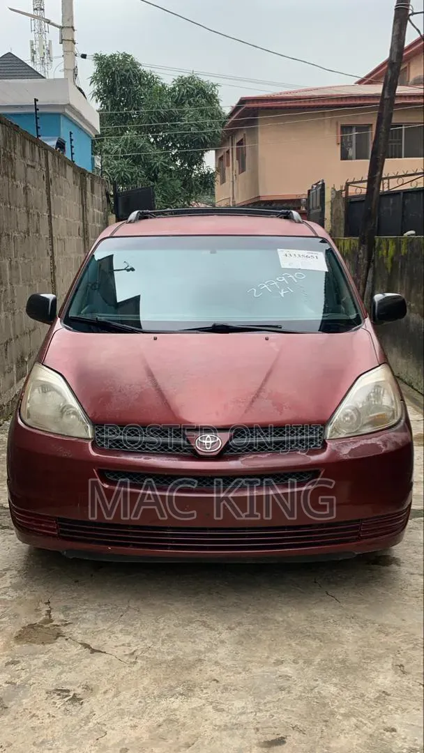 Toyota Sienna 2005 Red