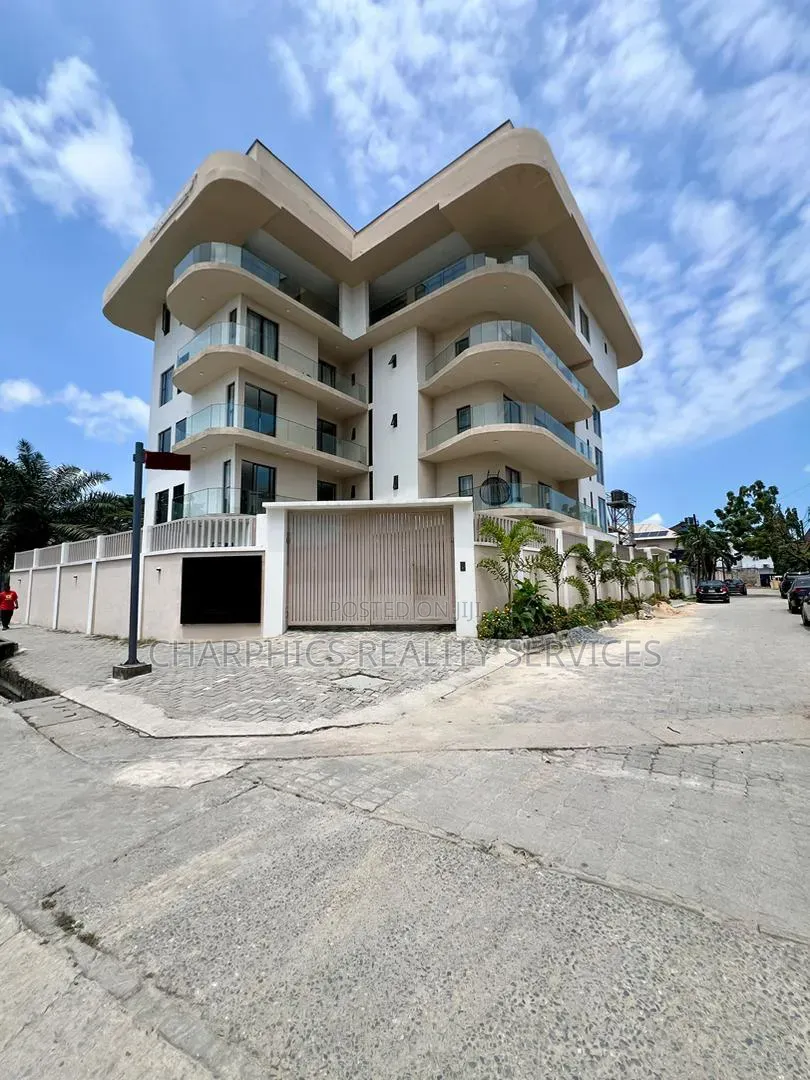 3bdrm Apartment in Lekki Phase 1 for sale