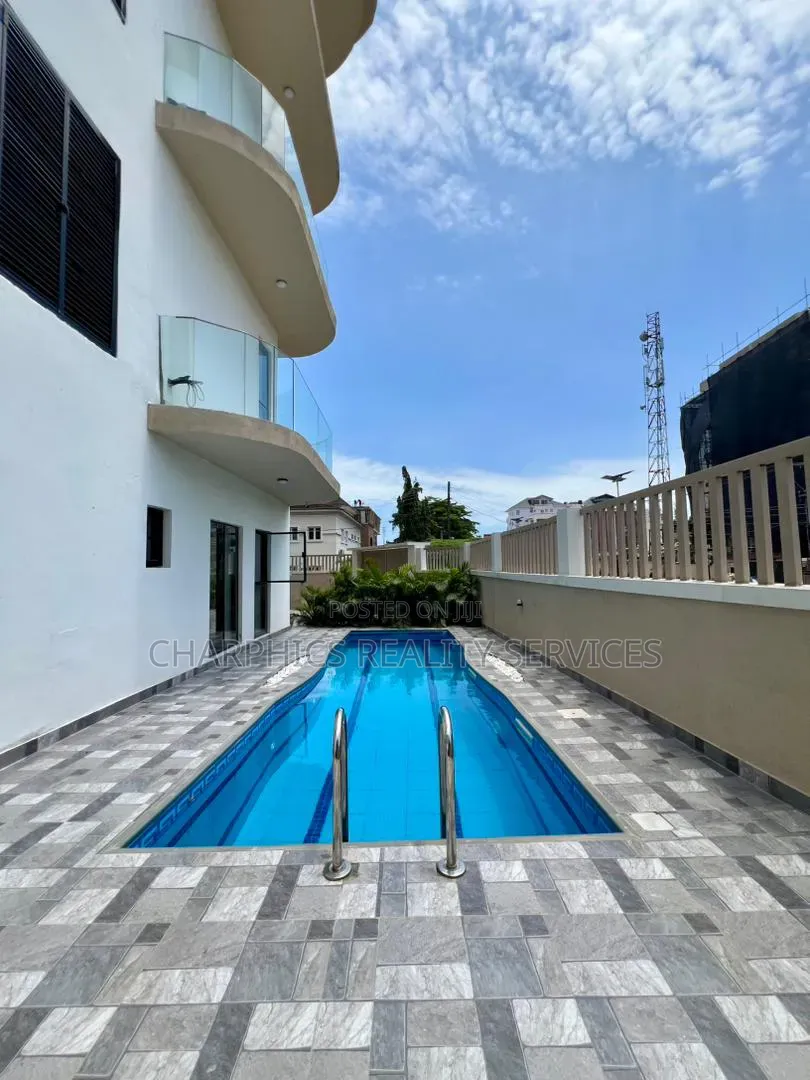 3bdrm Apartment in Lekki Phase 1 for sale