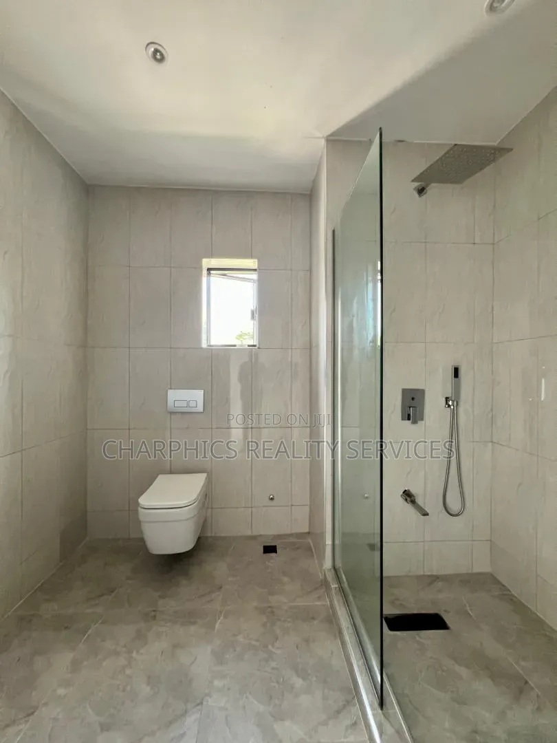 3bdrm Apartment in Lekki Phase 1 for sale