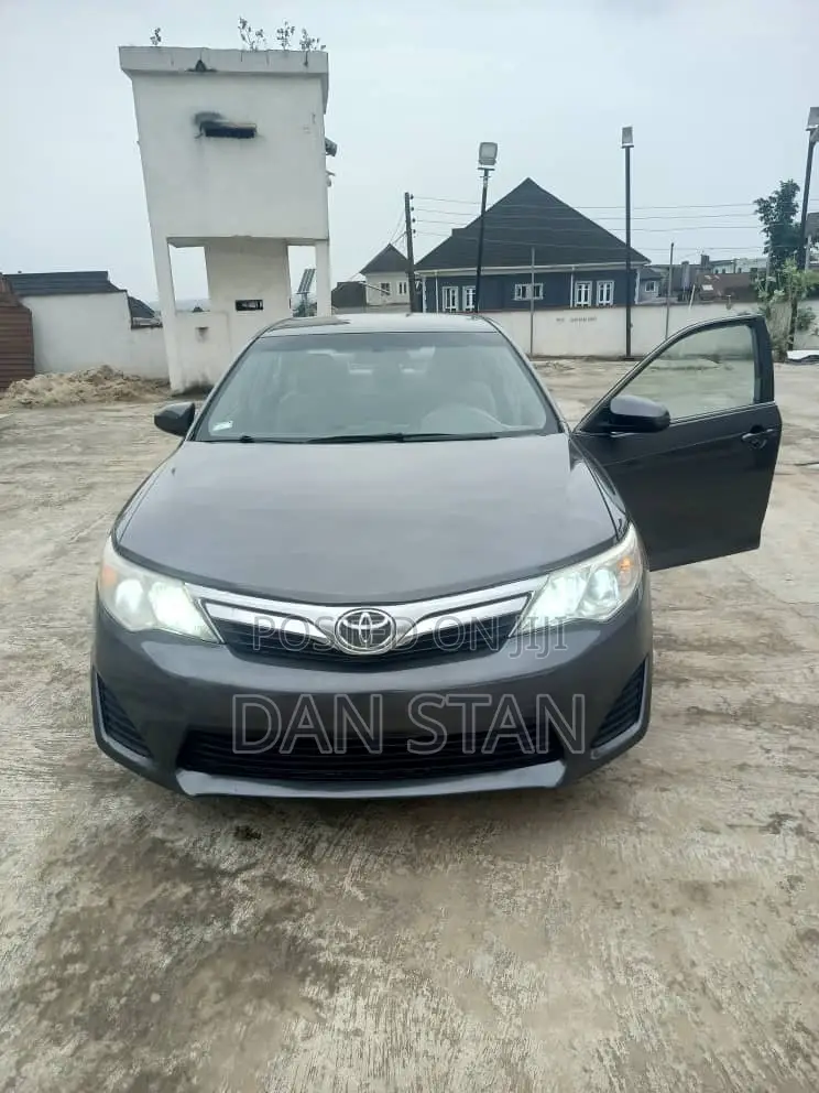 Toyota Camry 2013 Gray