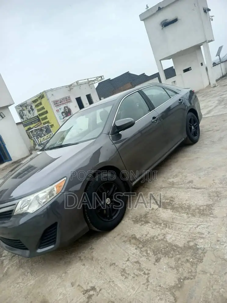 Toyota Camry 2013 Gray