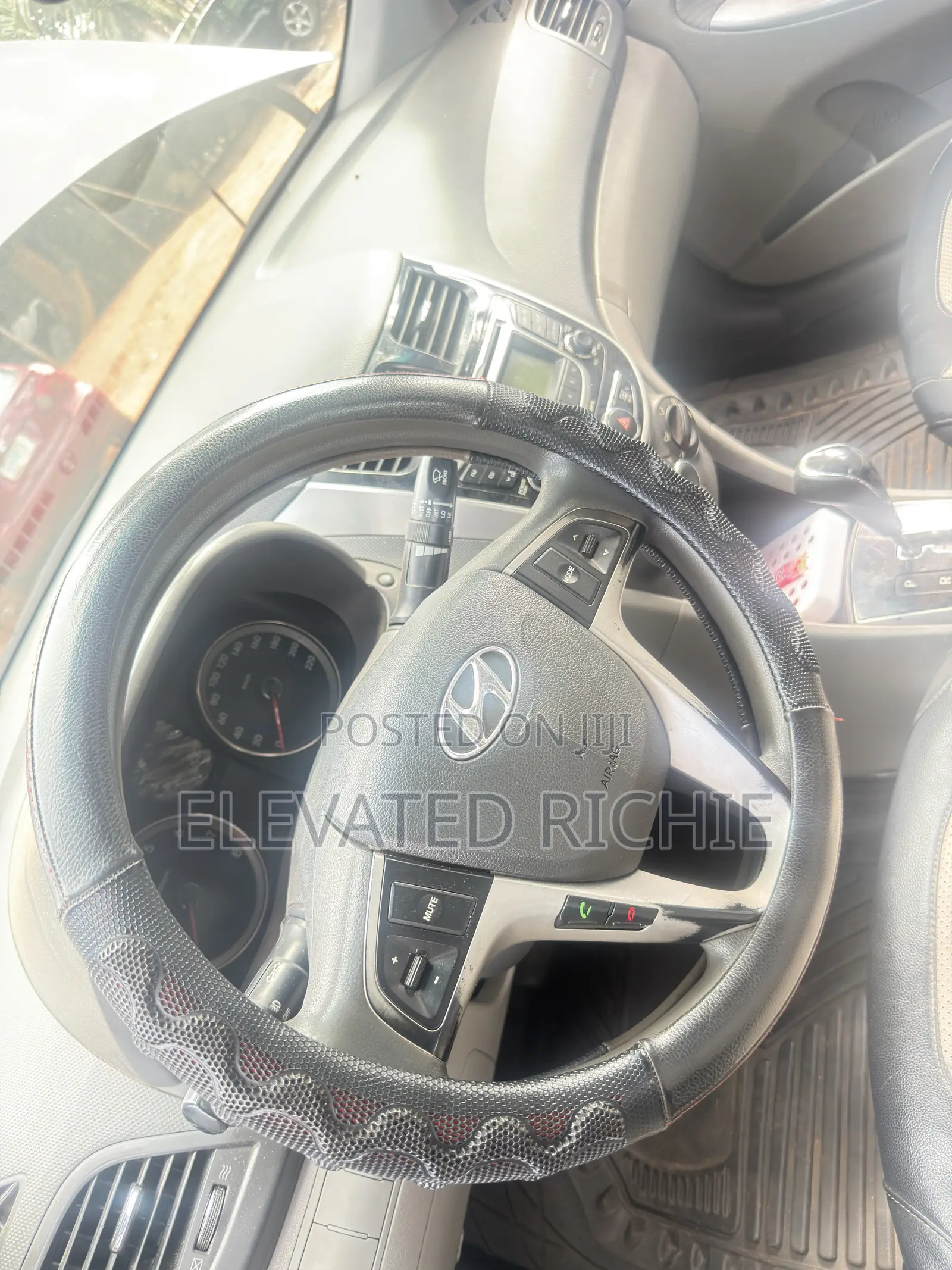 Hyundai Accent 2012 Brown