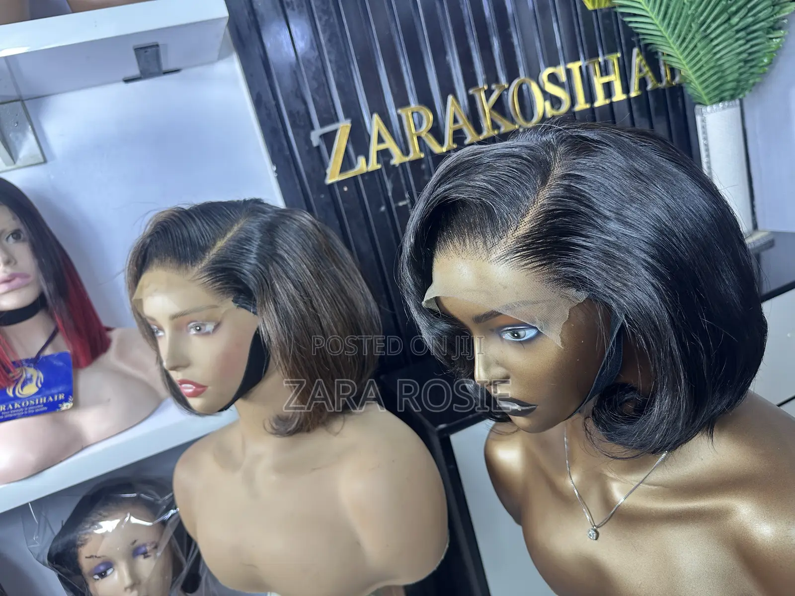 Heathy Layered Bob . In 2 Difft Color Available.