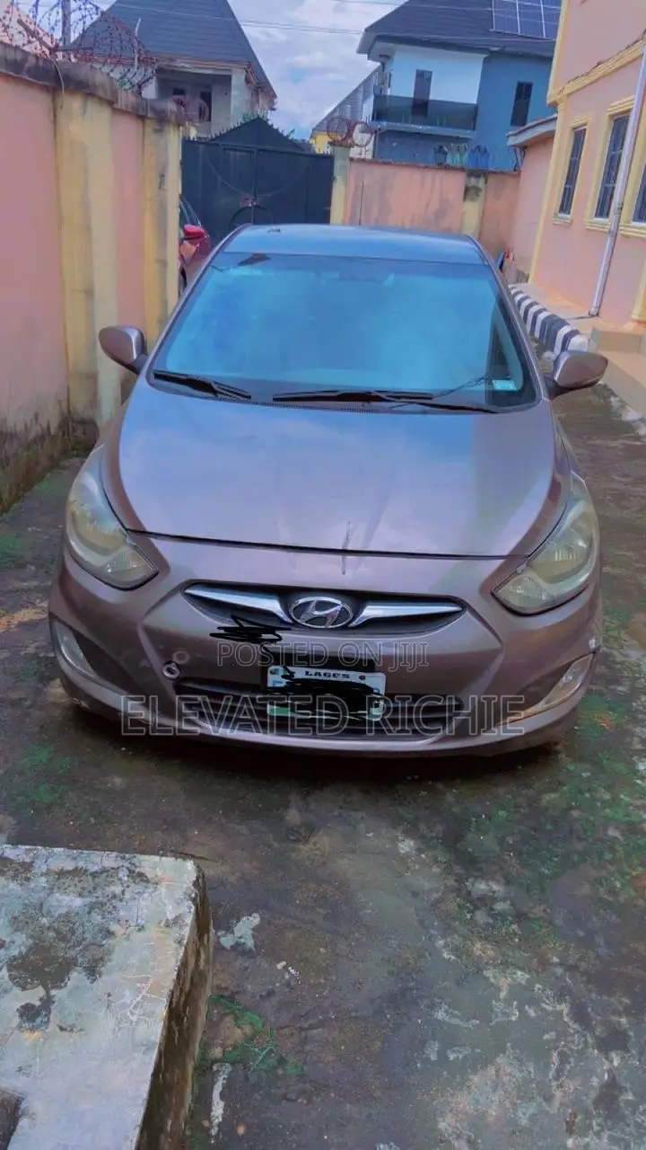 Hyundai Accent 2012 Brown
