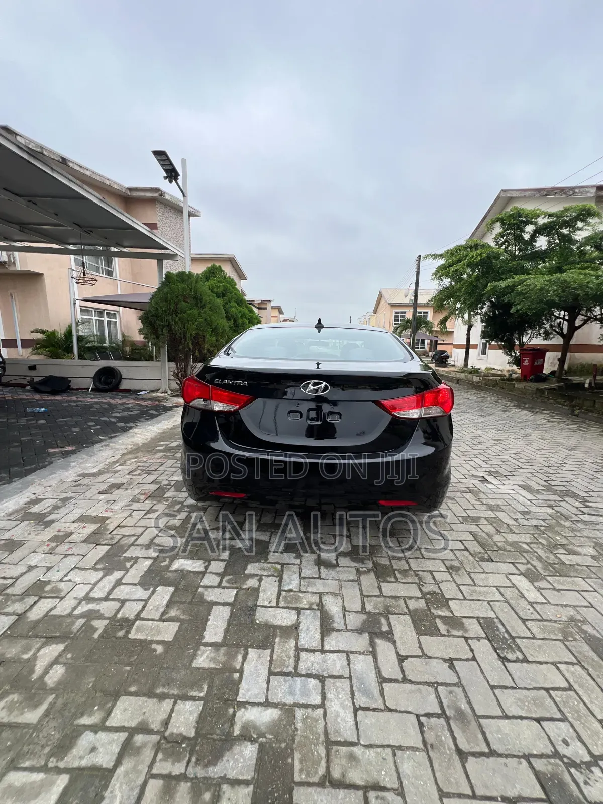 Hyundai Elantra Limited 2011 Black