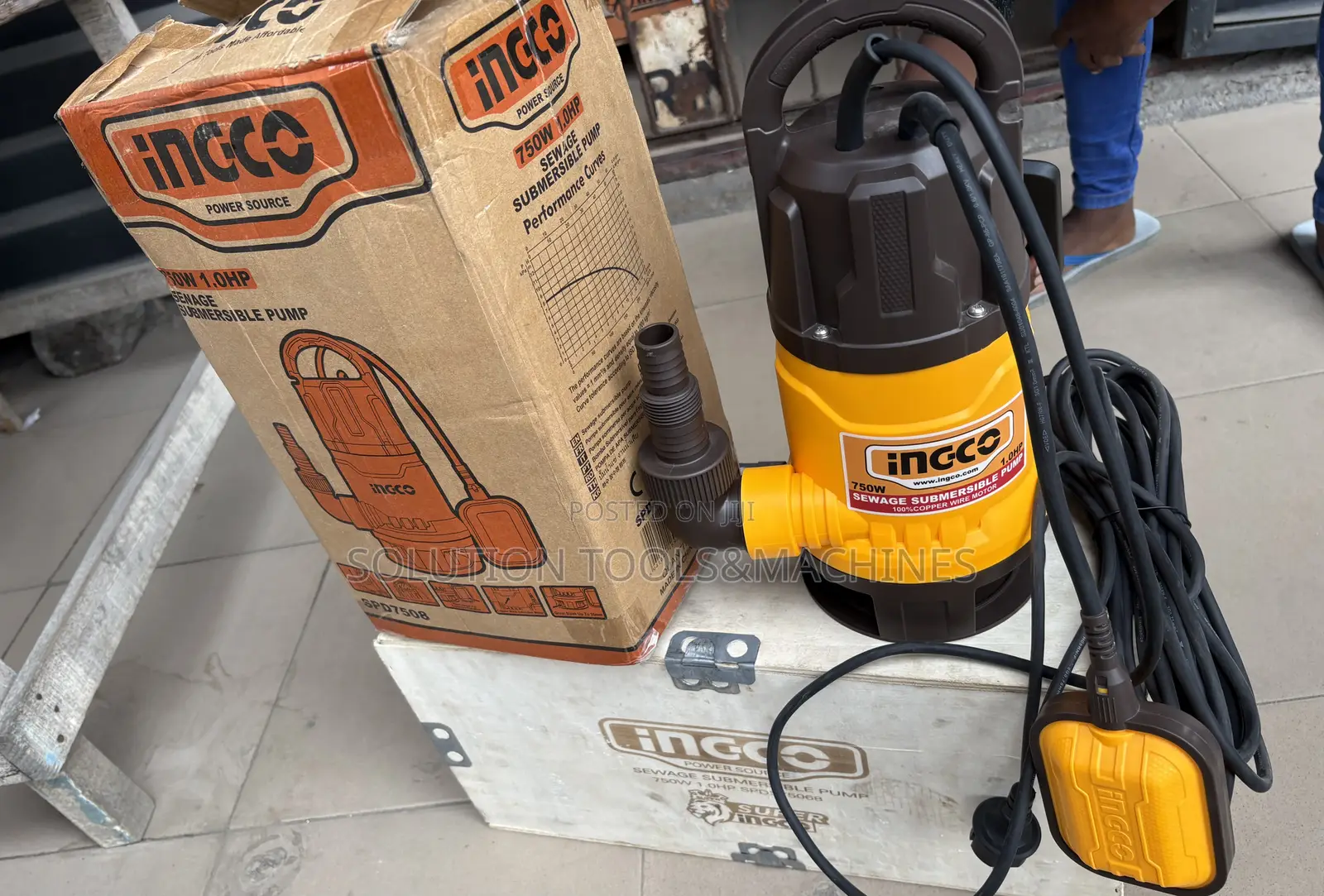 INGCO 750W Submersible Pump 1” 1.0HP