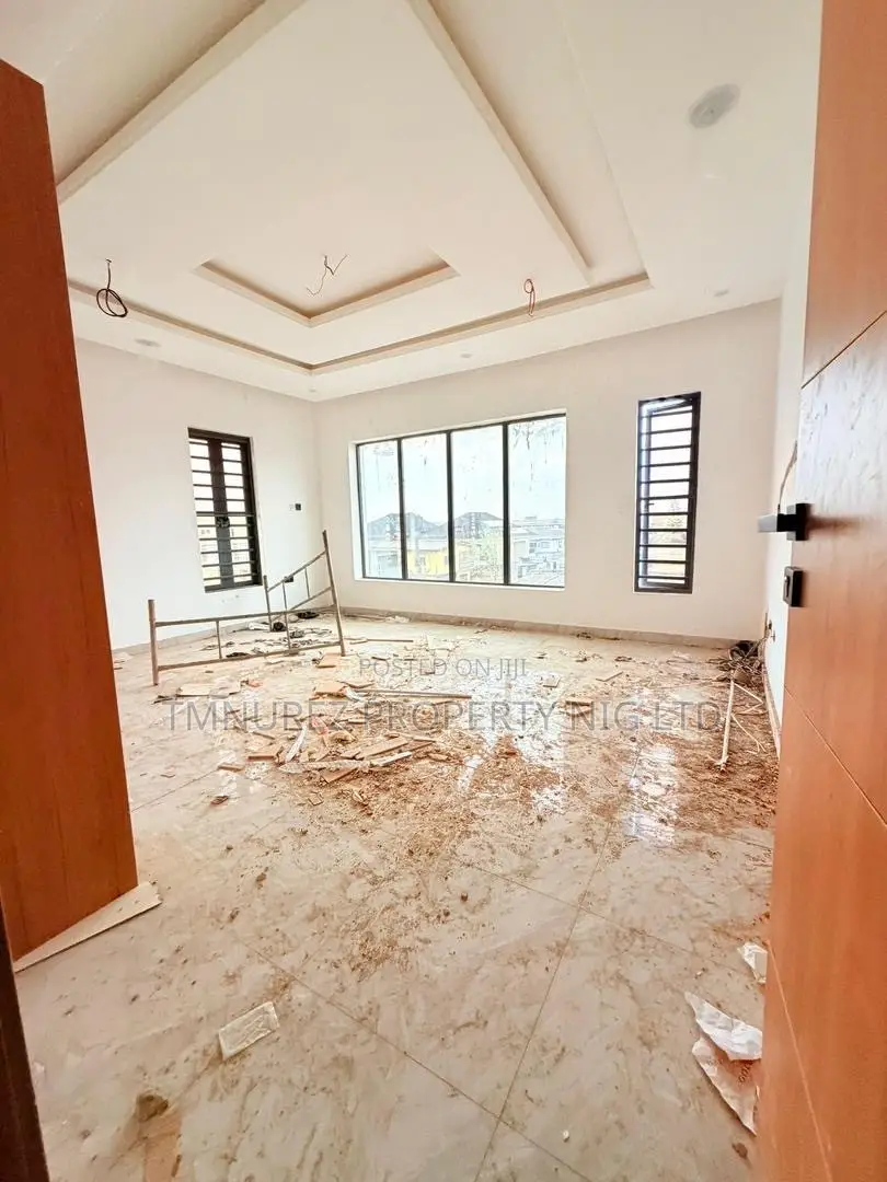 4bdrm Duplex in Ikeja for sale