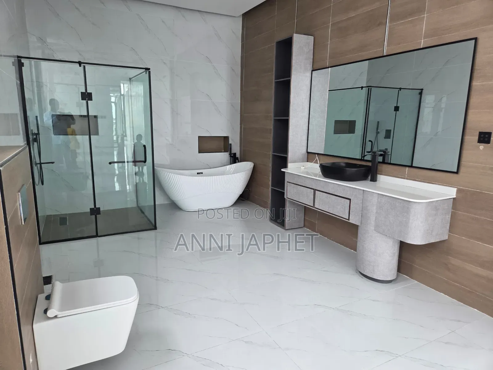 5bdrm Penthouse in Osapa, Lekki, Lagos Island / Lagos Island for sale