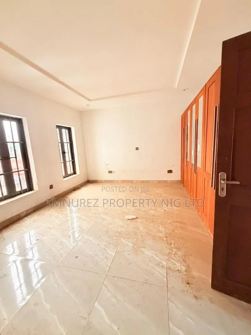 4bdrm Duplex in Ikeja for sale