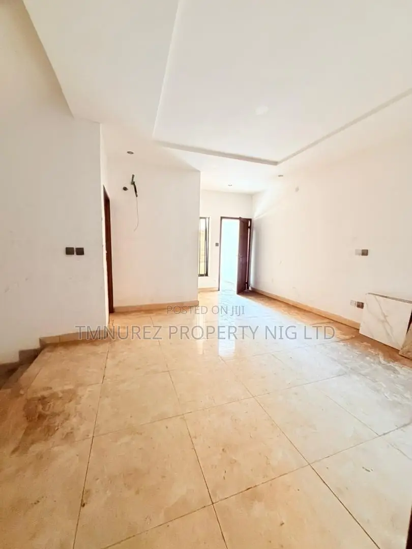 4bdrm Duplex in Ikeja for sale