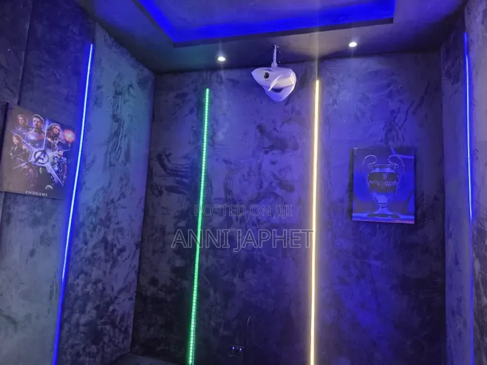 5bdrm Penthouse in Osapa, Lekki, Lagos Island / Lagos Island for sale