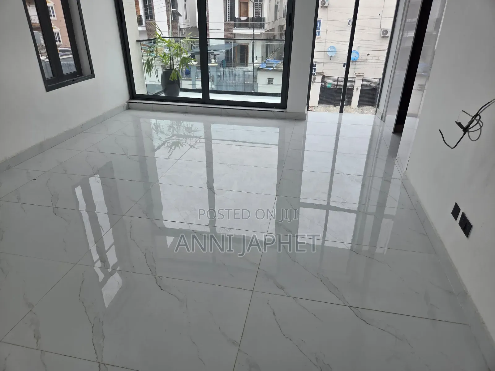 5bdrm Penthouse in Osapa, Lekki, Lagos Island / Lagos Island for sale