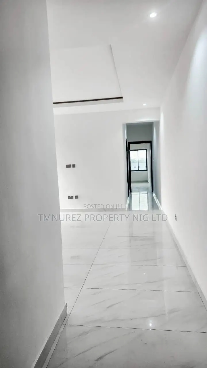 2bdrm Block of Flats in Alausa for sale