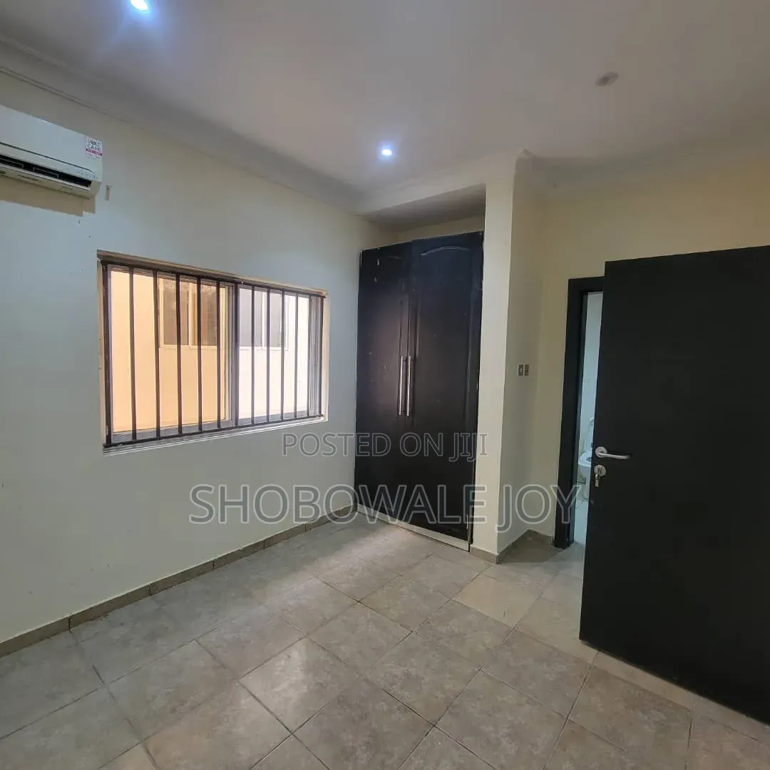 5bdrm Duplex in Off Nnpc Road,Osapa for rent