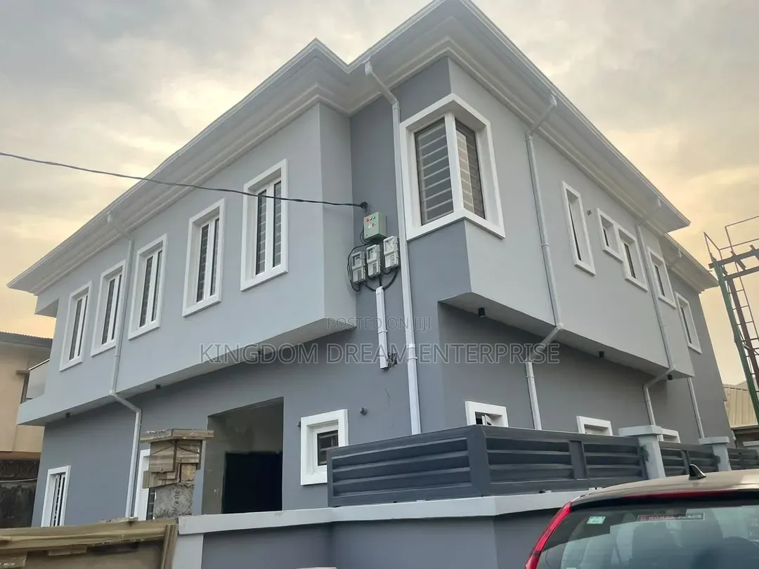 3bdrm Block of Flats in Off Egbeda Iyana for sale