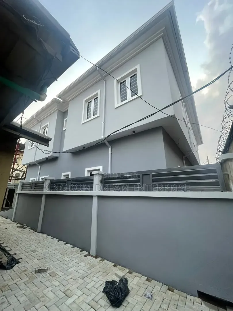 3bdrm Block of Flats in Off Egbeda Iyana for sale