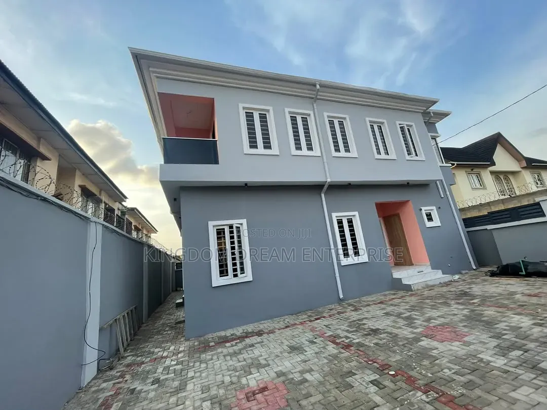 3bdrm Block of Flats in Off Egbeda Iyana for sale