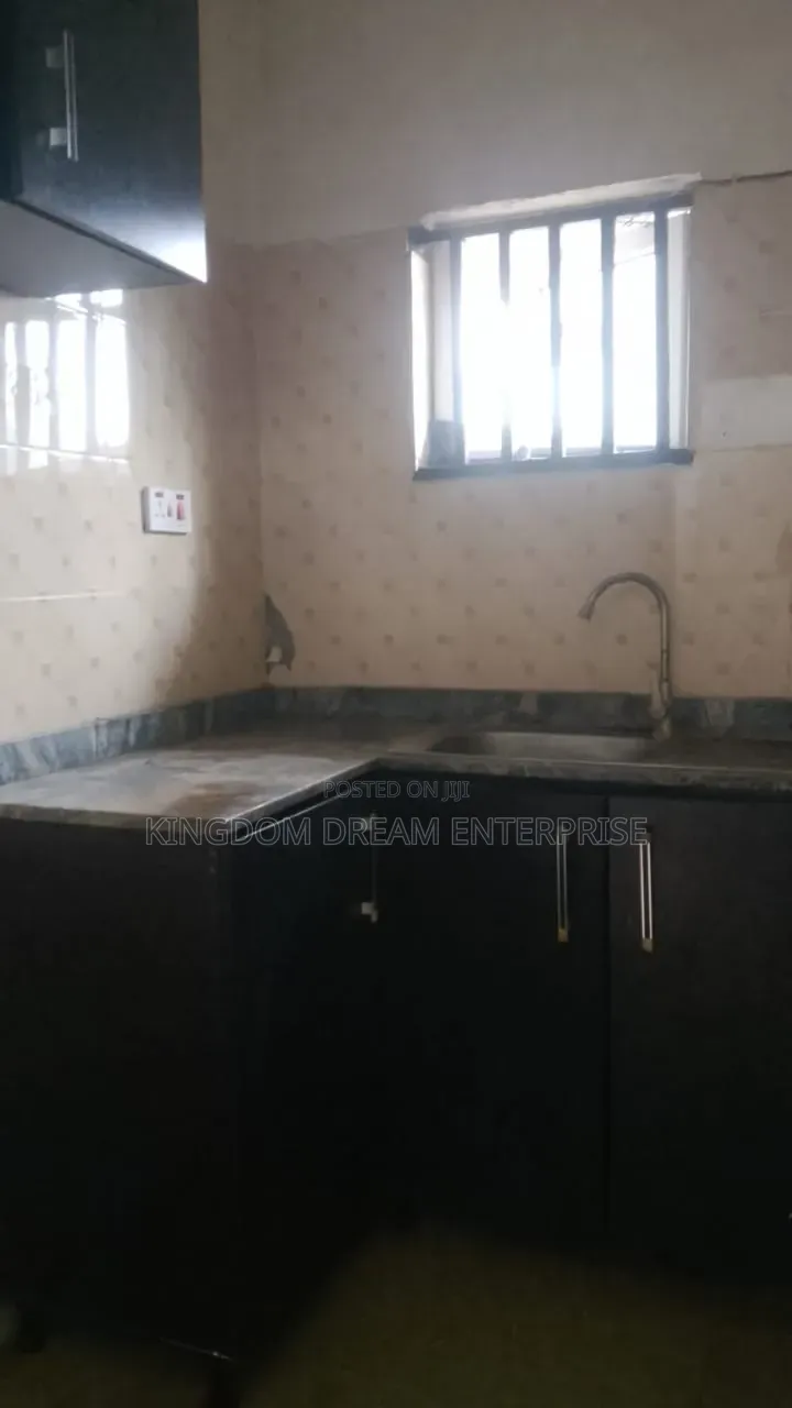 3bdrm Block of Flats in Off Egbeda Iyana for sale