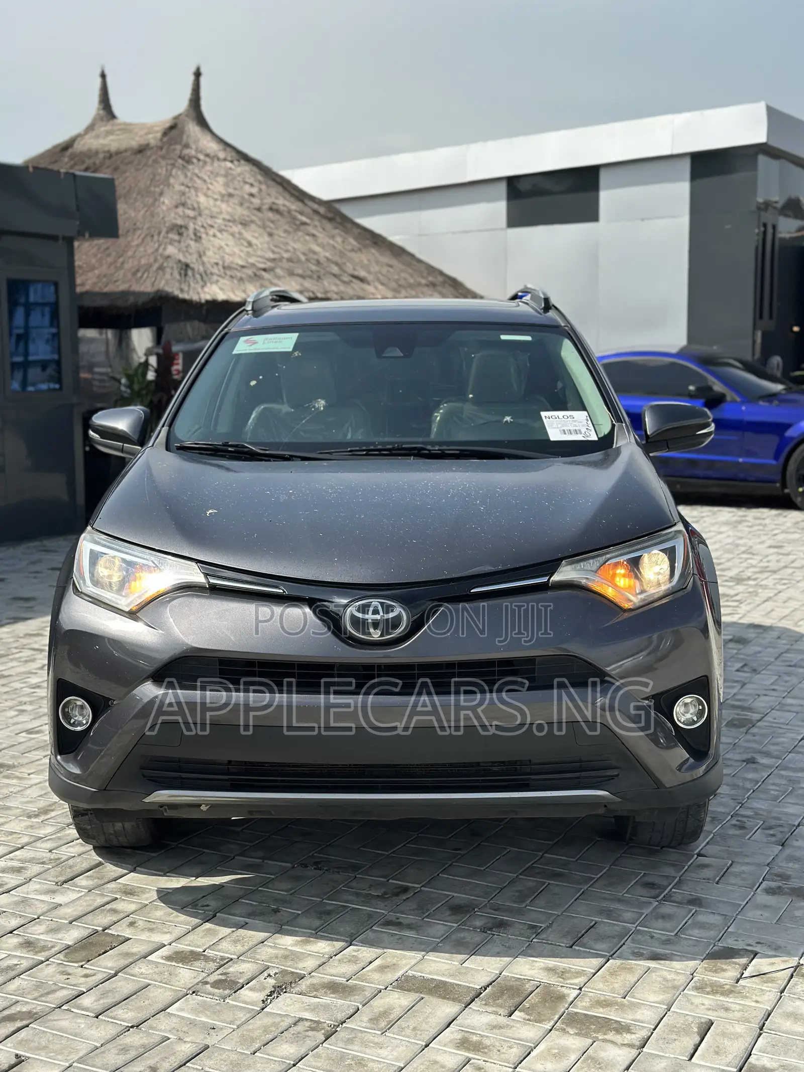Toyota RAV4 XLE 4dr SUV AWD (2.5L 4cyl 6A) 2018 Gray