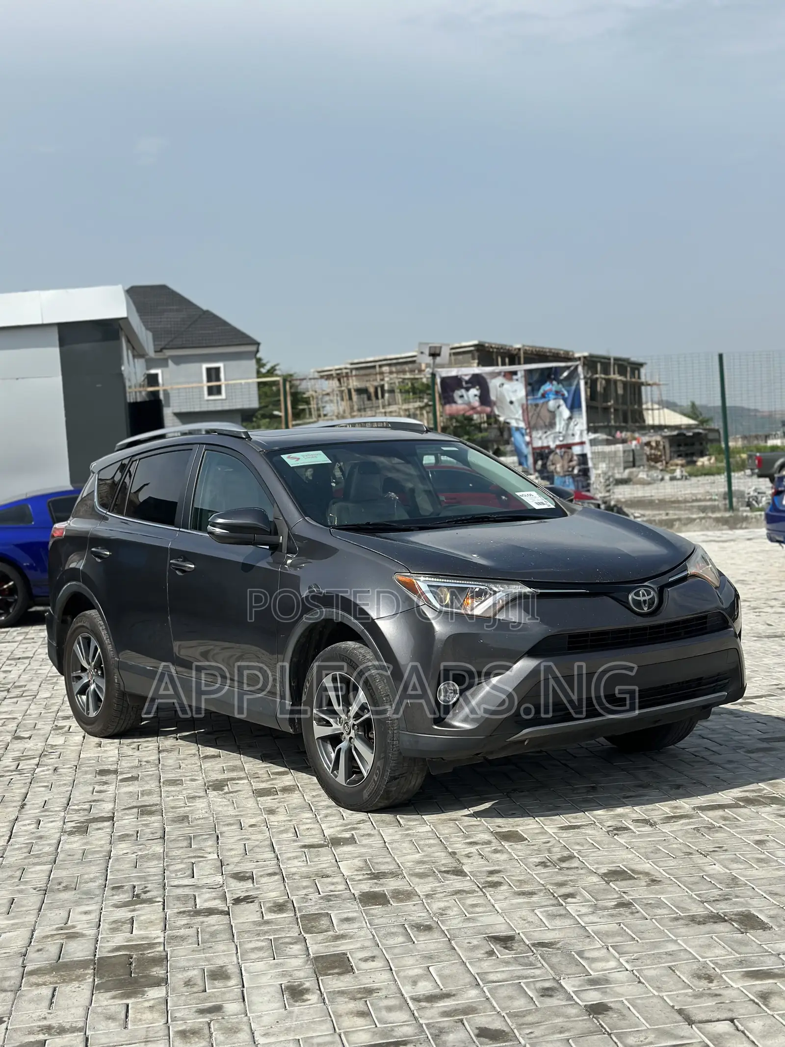 Toyota RAV4 XLE 4dr SUV AWD (2.5L 4cyl 6A) 2018 Gray
