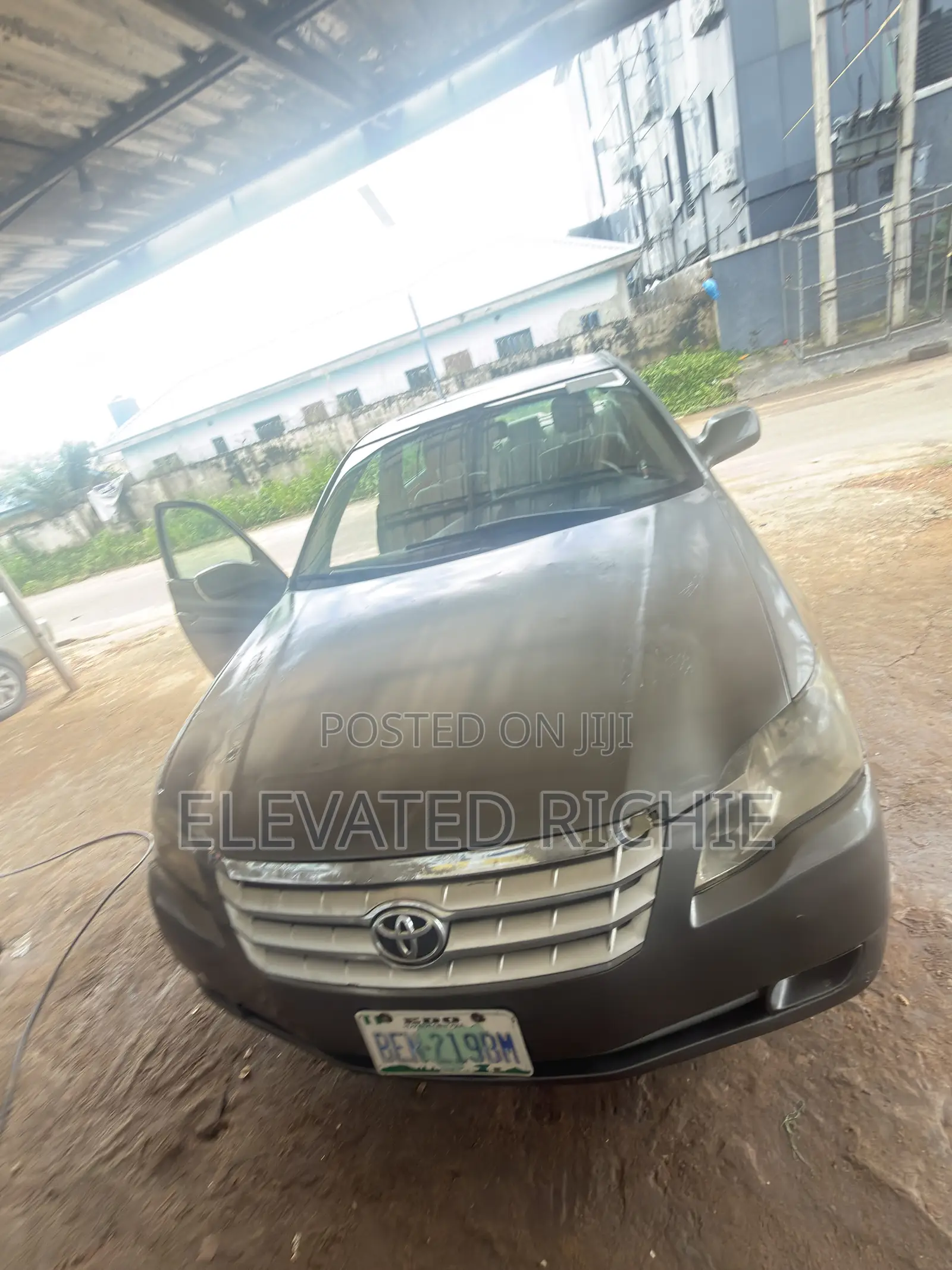 Toyota Avalon 2012 Gray