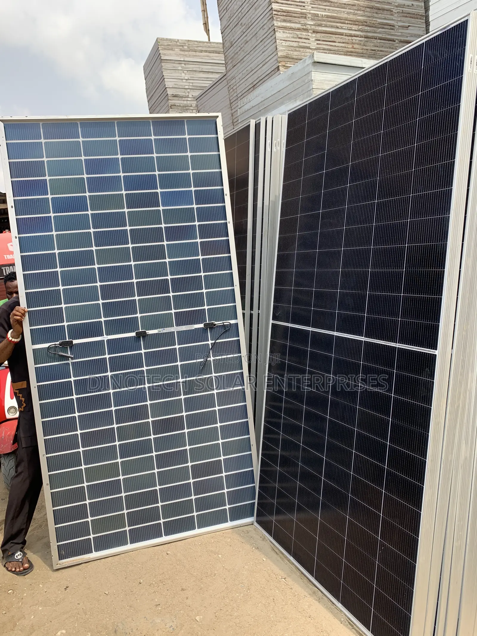 600w 144cells Half Cut Jinko Bifacial Solar Panels