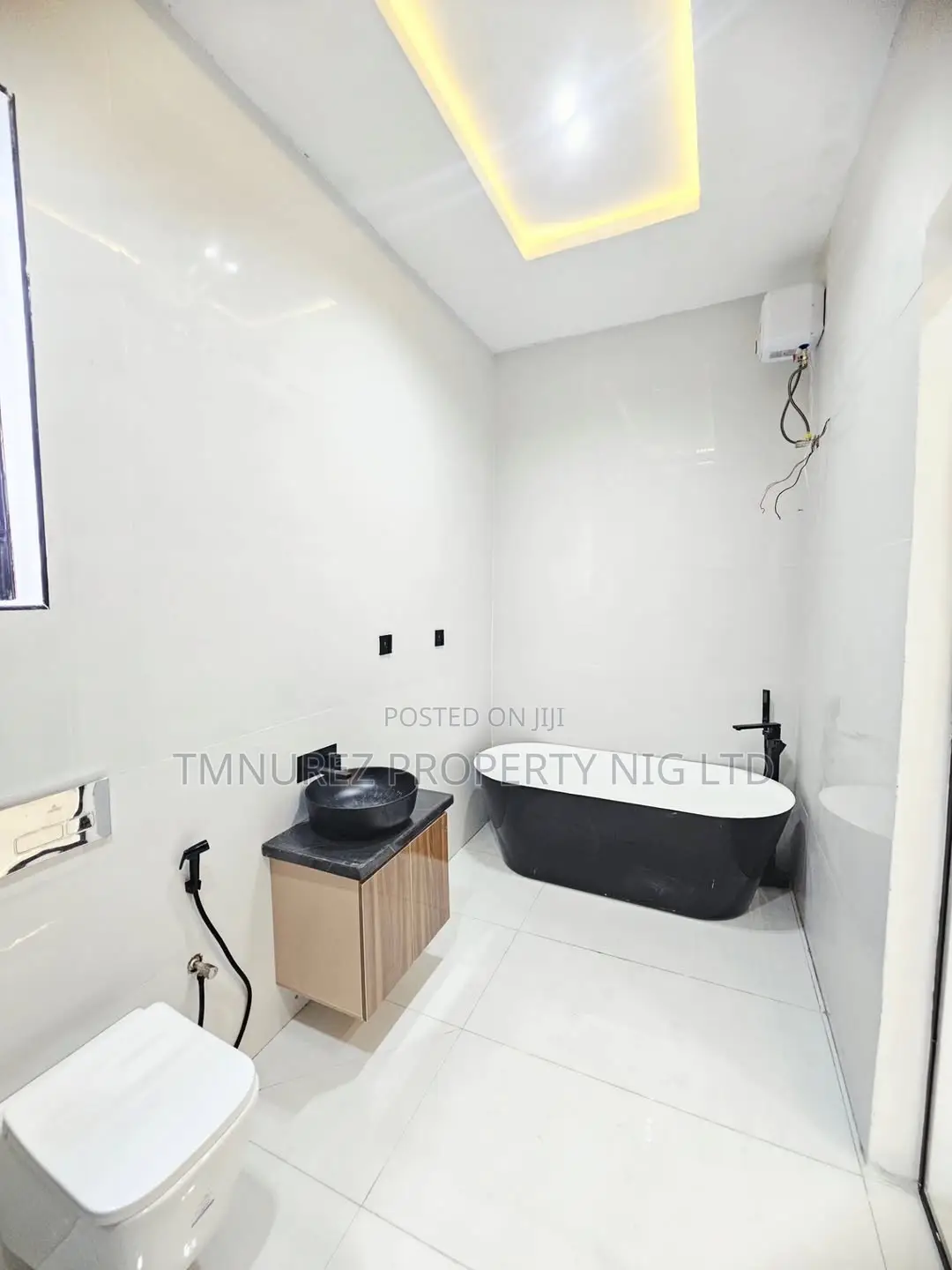 5bdrm Duplex in Off Lekki-Epe Expressway for sale