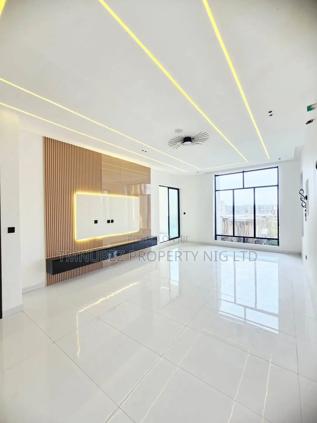 5bdrm Duplex in Off Lekki-Epe Expressway for sale