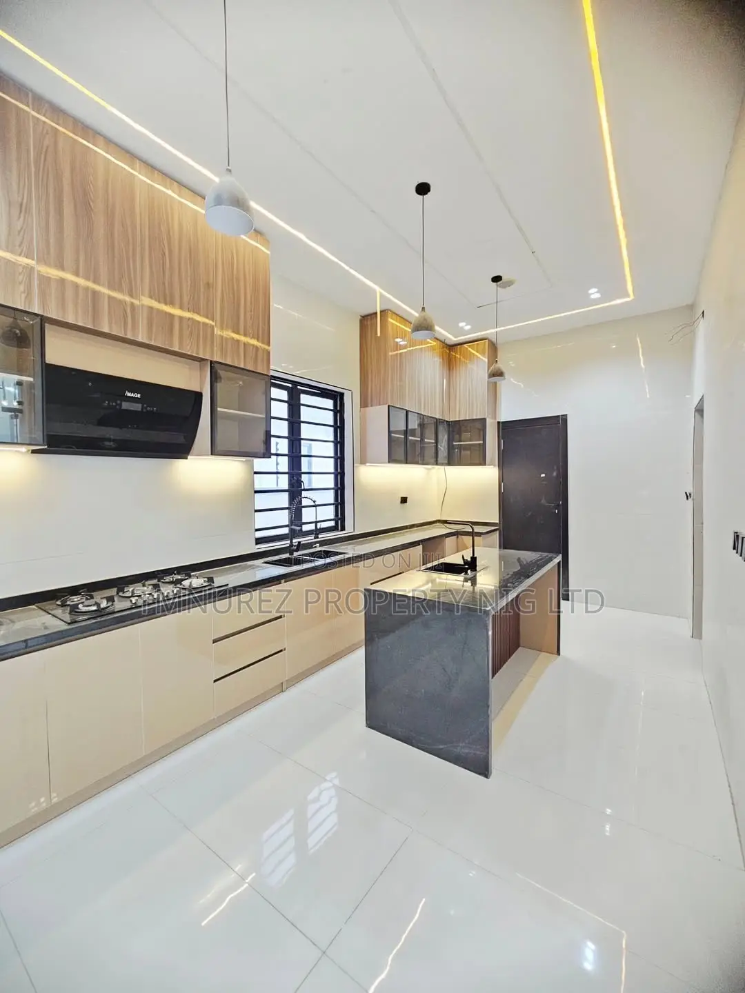 5bdrm Duplex in Off Lekki-Epe Expressway for sale