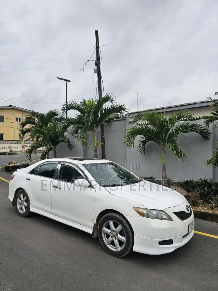 Toyota Camry SE 4dr Sedan (2.4L 4cyl 5A) 2008 White