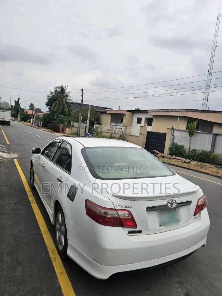 Toyota Camry SE 4dr Sedan (2.4L 4cyl 5A) 2008 White