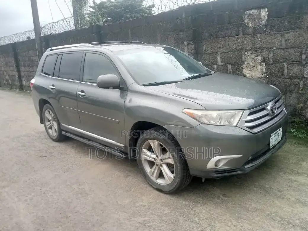 Toyota Highlander Limited 2012 Green