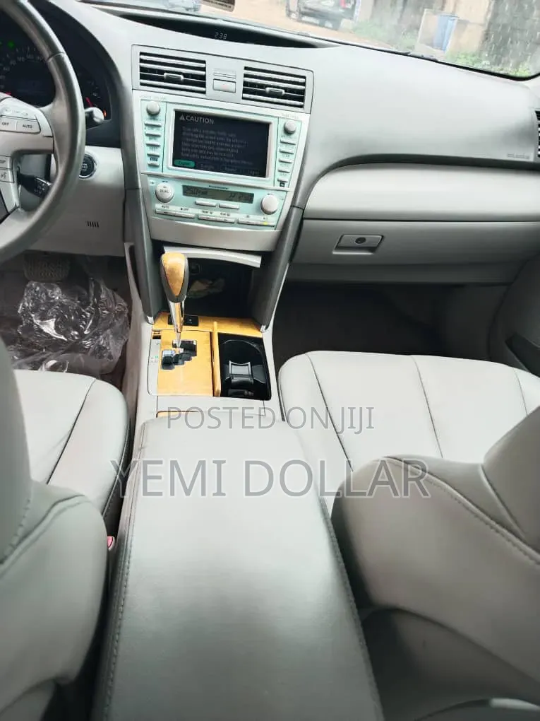 Toyota Camry XLE V6 4dr Sedan (3.5L 6cyl 6AM) 2007 Silver