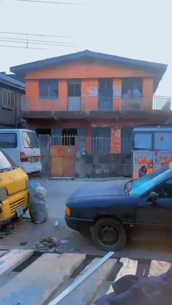 2bdrm Block of Flats in Shomolu Estate for sale