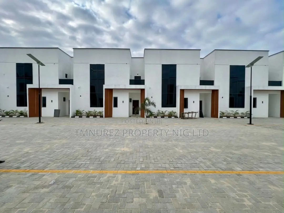 3bdrm Duplex in Off Lekki-Epe Expressway for sale