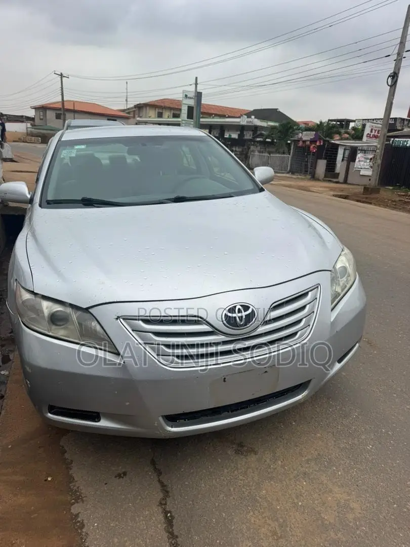 Toyota Camry LE 4dr Sedan (2.4L 4cyl 5A) 2009 Silver