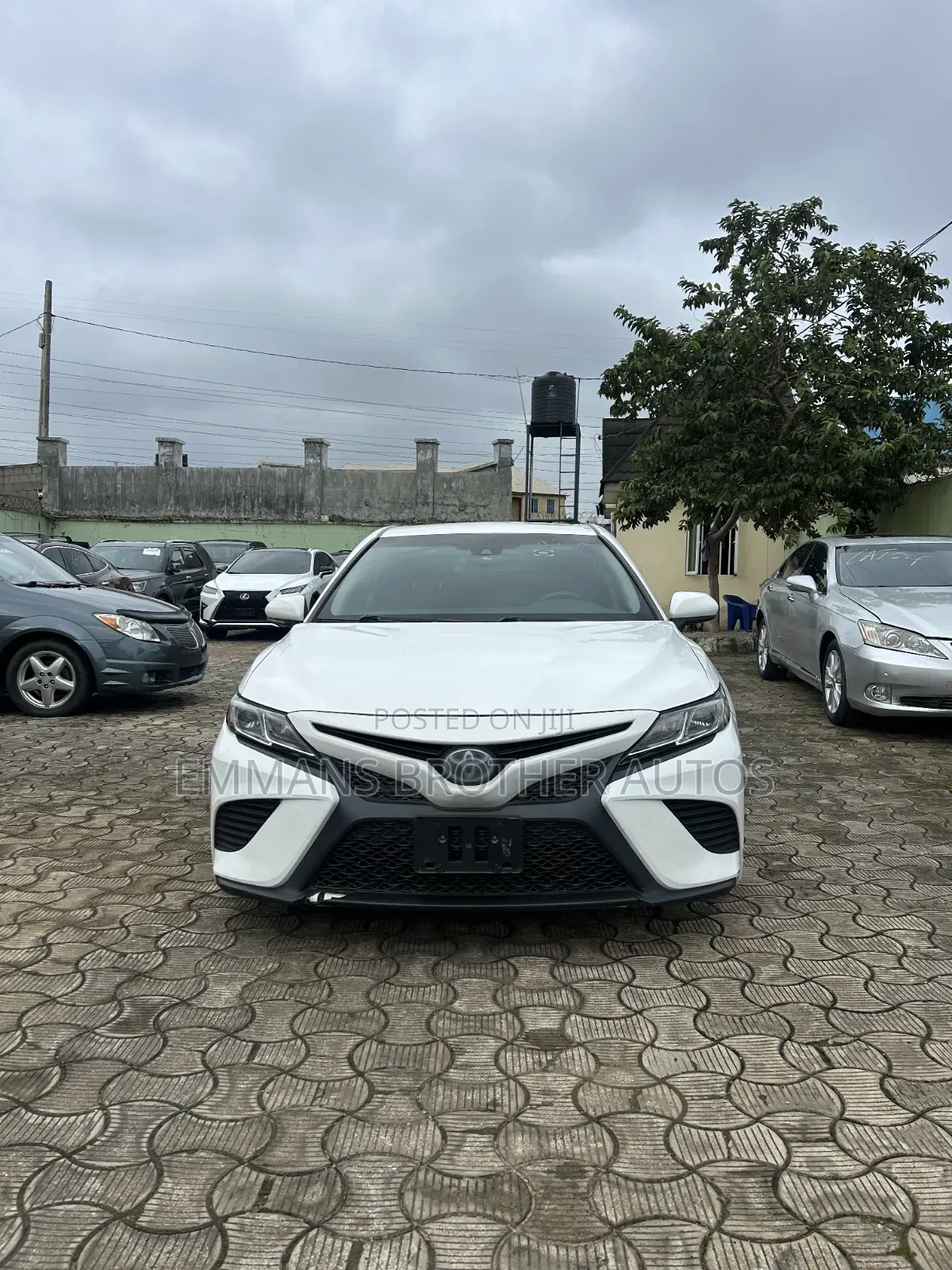 Toyota Camry SE (2.5L 4cyl 8A) 2019 White
