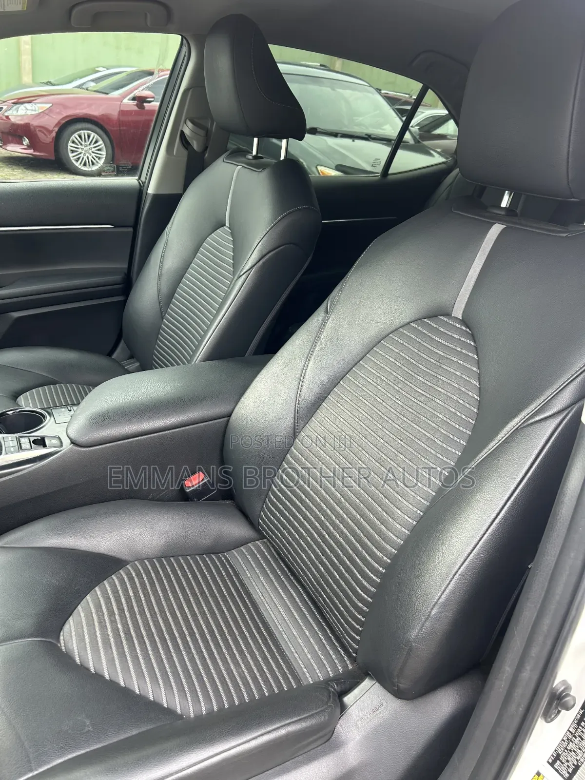 Toyota Camry SE (2.5L 4cyl 8A) 2019 White