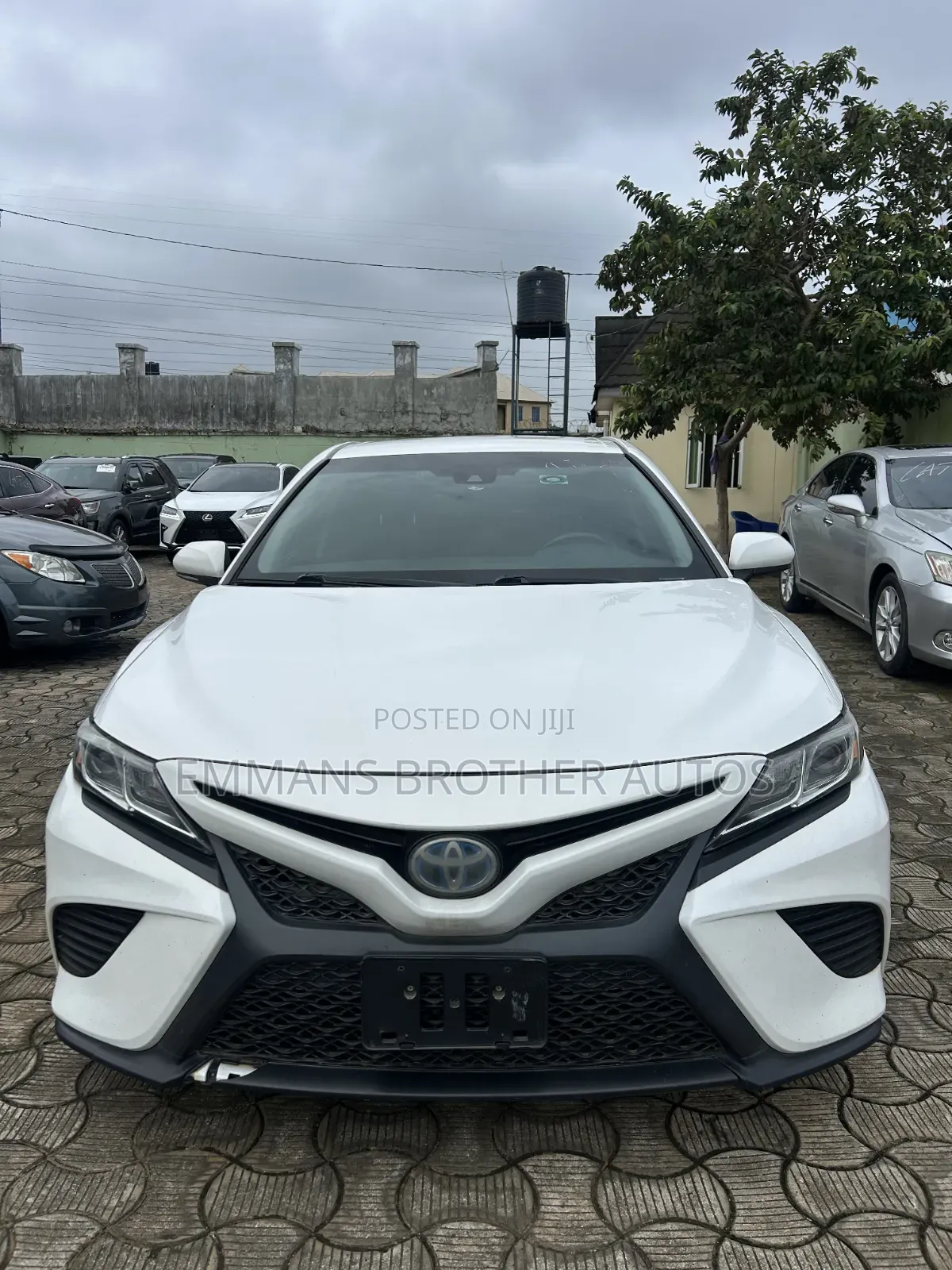 Toyota Camry SE (2.5L 4cyl 8A) 2019 White