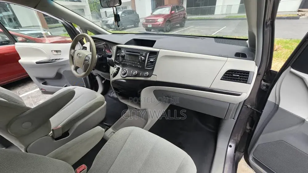 Toyota Sienna 2012 Gray