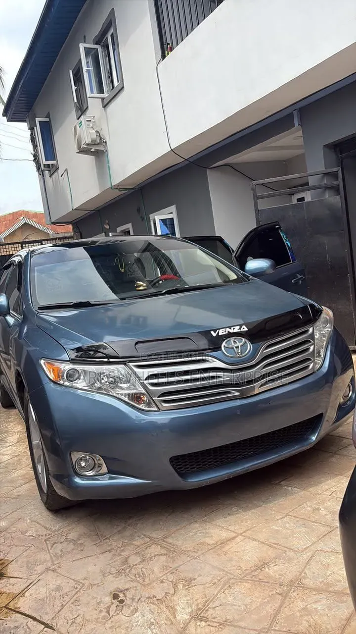 Toyota Venza V6 AWD 2011 Blue