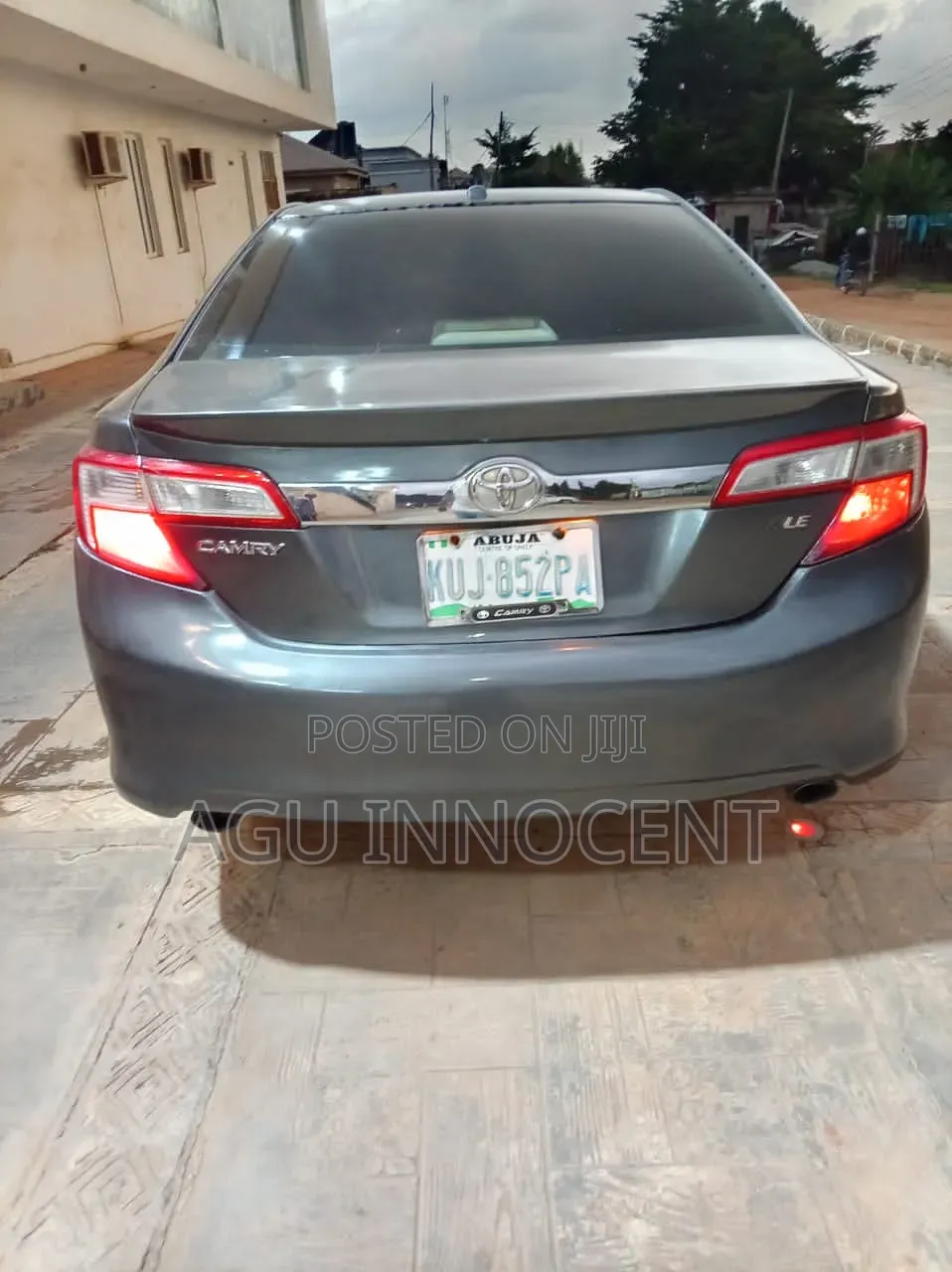 Toyota Camry XLE V6 4dr Sedan (3.5L 6cyl 6A) 2013 Gray