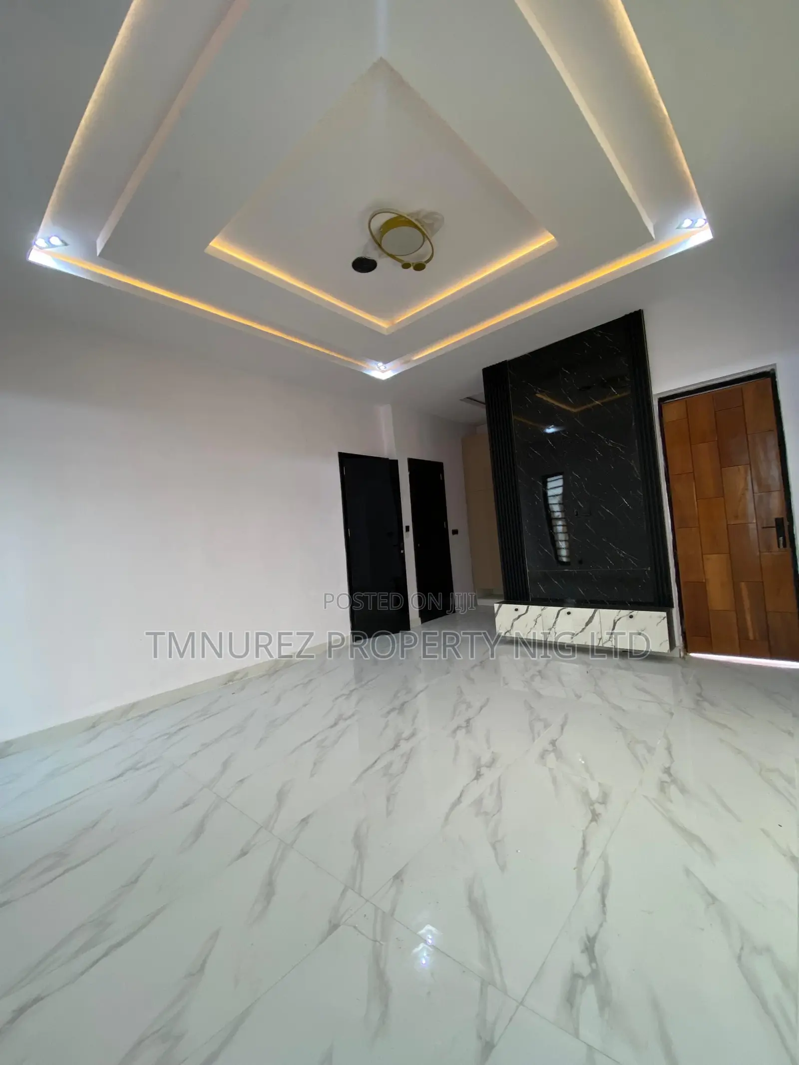 5bdrm Duplex in Ikota for sale