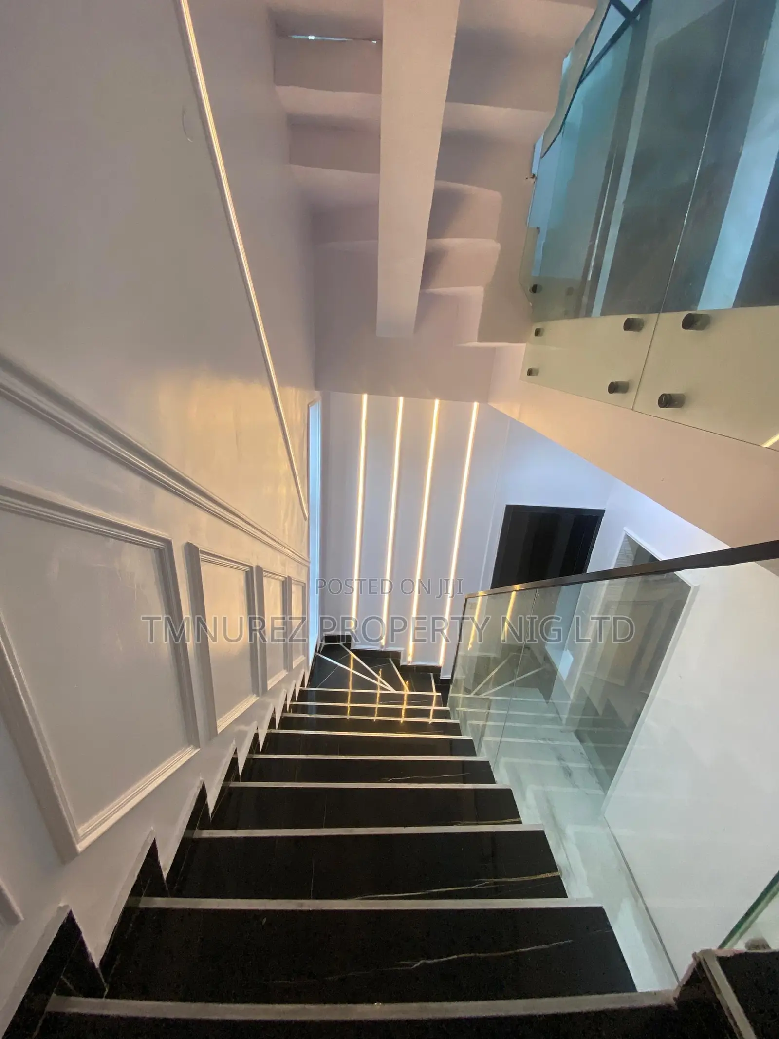 5bdrm Duplex in Ikota for sale
