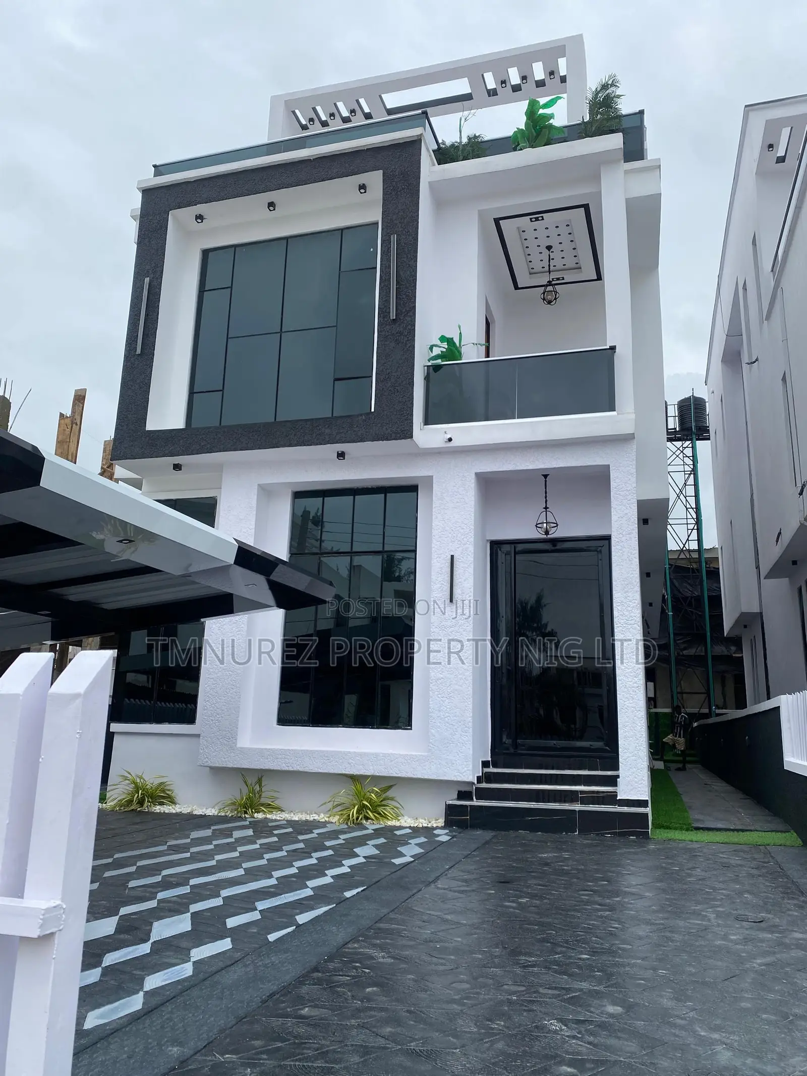 5bdrm Duplex in Ikota for sale