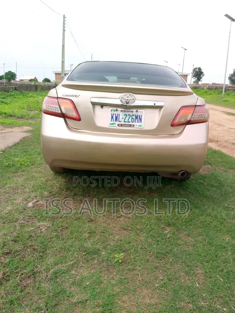 Toyota Camry 2008 Gold