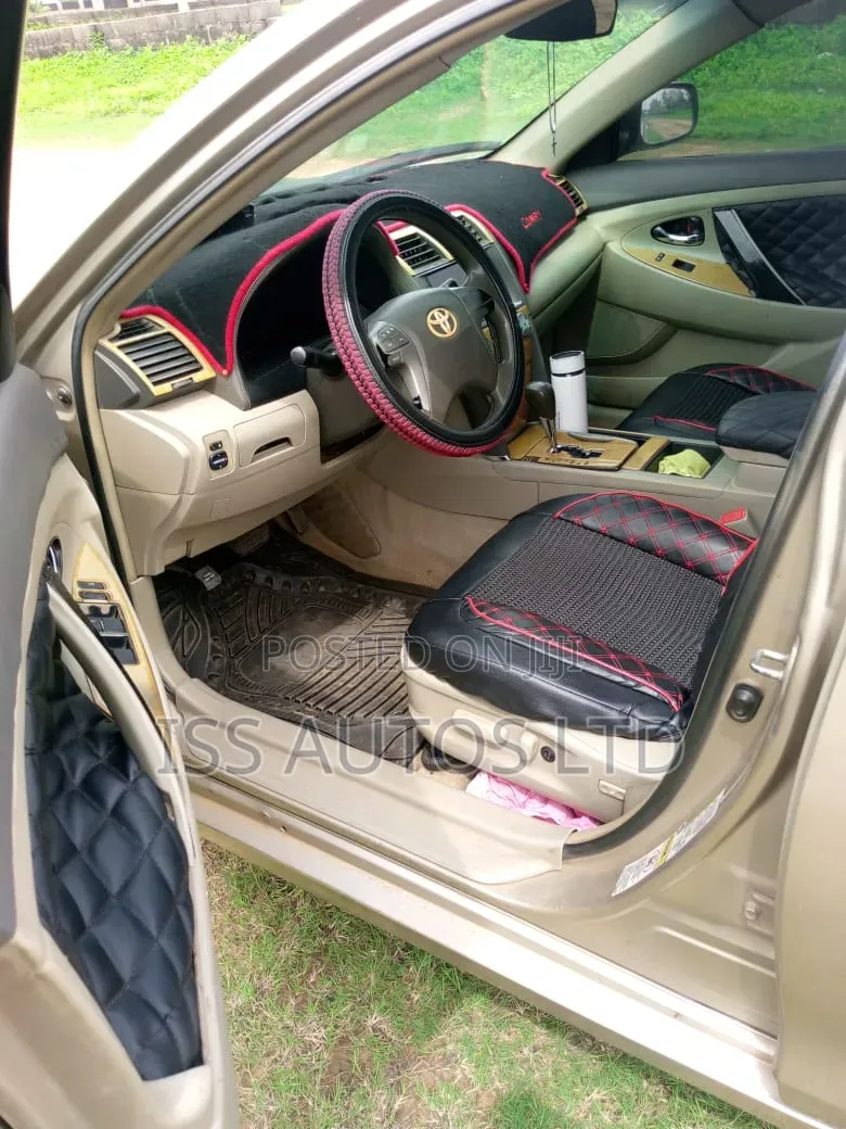 Toyota Camry 2008 Gold