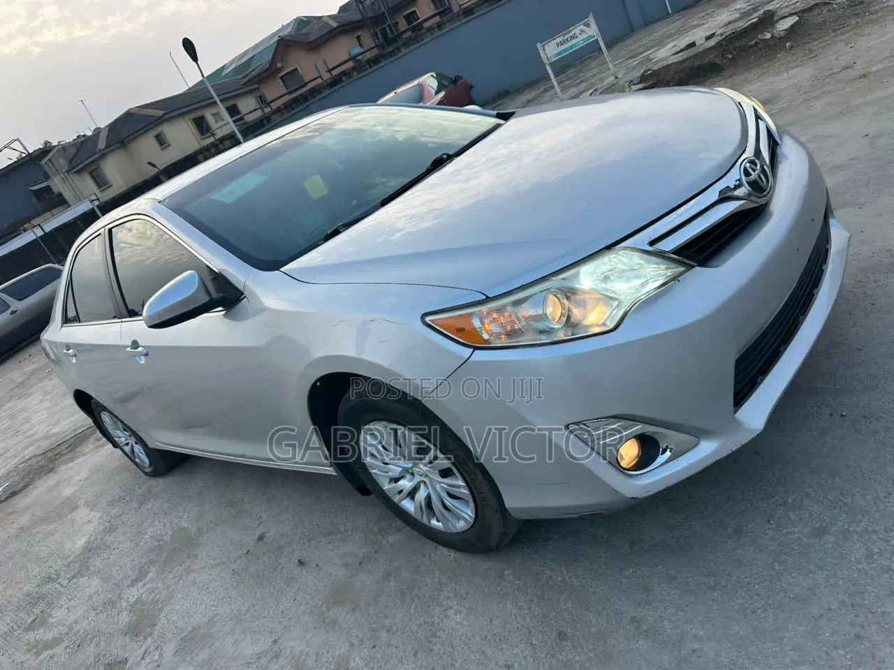 Toyota Camry LE 4dr Sedan (2.5L 4cyl 6A) 2013 Silver