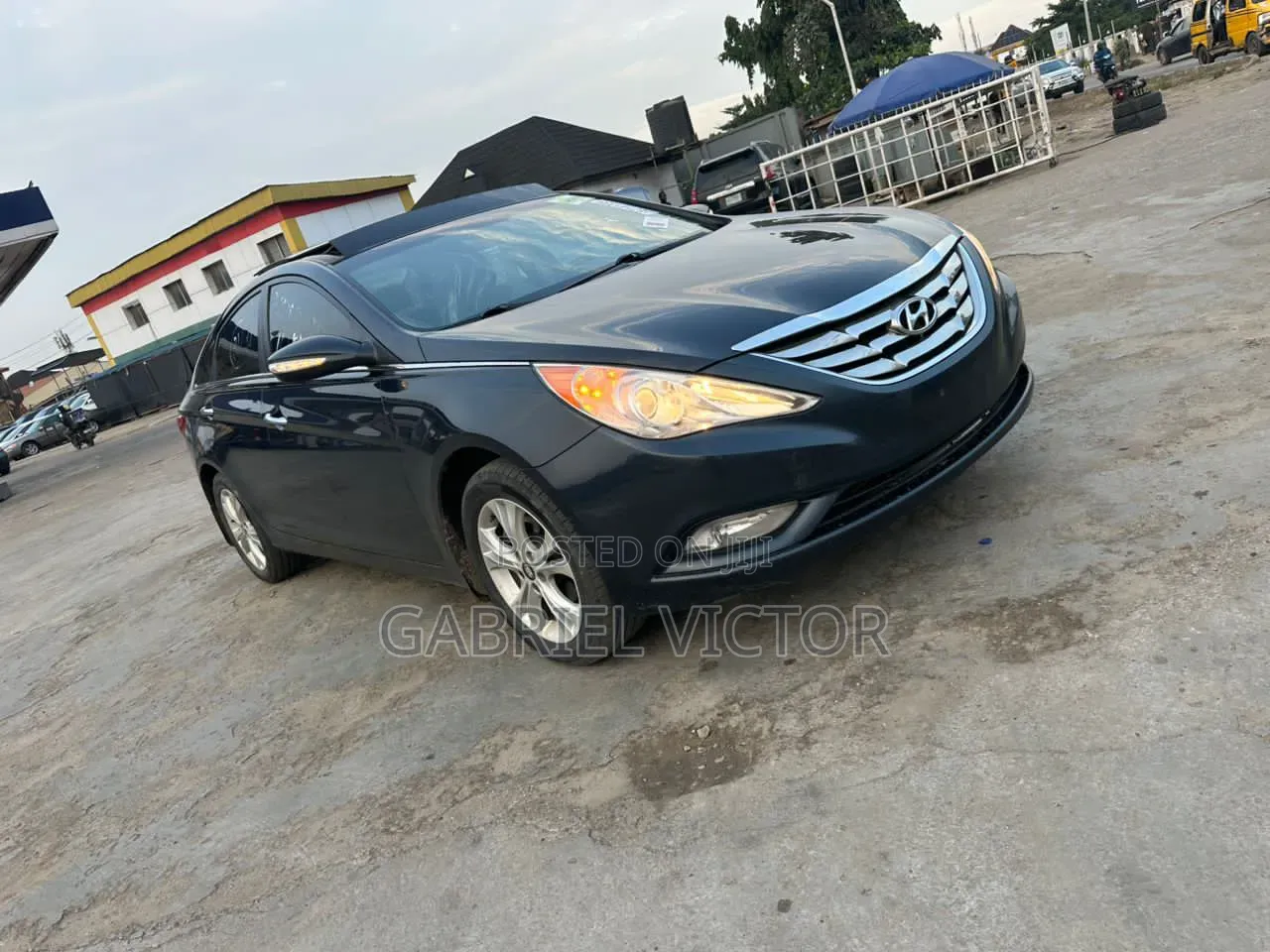 Hyundai Sonata Limited 2.0T Sedan (2.0L 4cyl 6A) 2012 Black